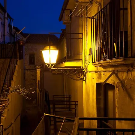 Cicale Zitelle E Latte Di Mandorle Amendolara